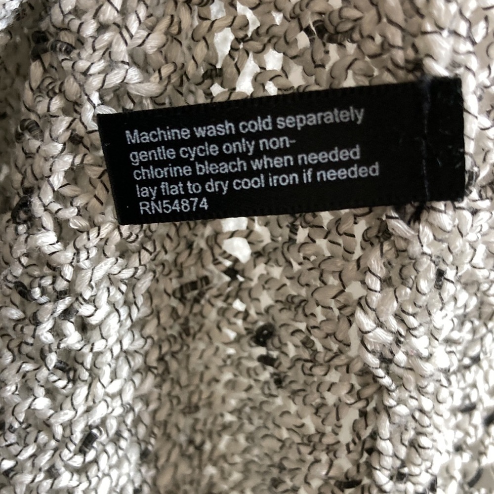 Limited Sweater - Picture 4 of 7
